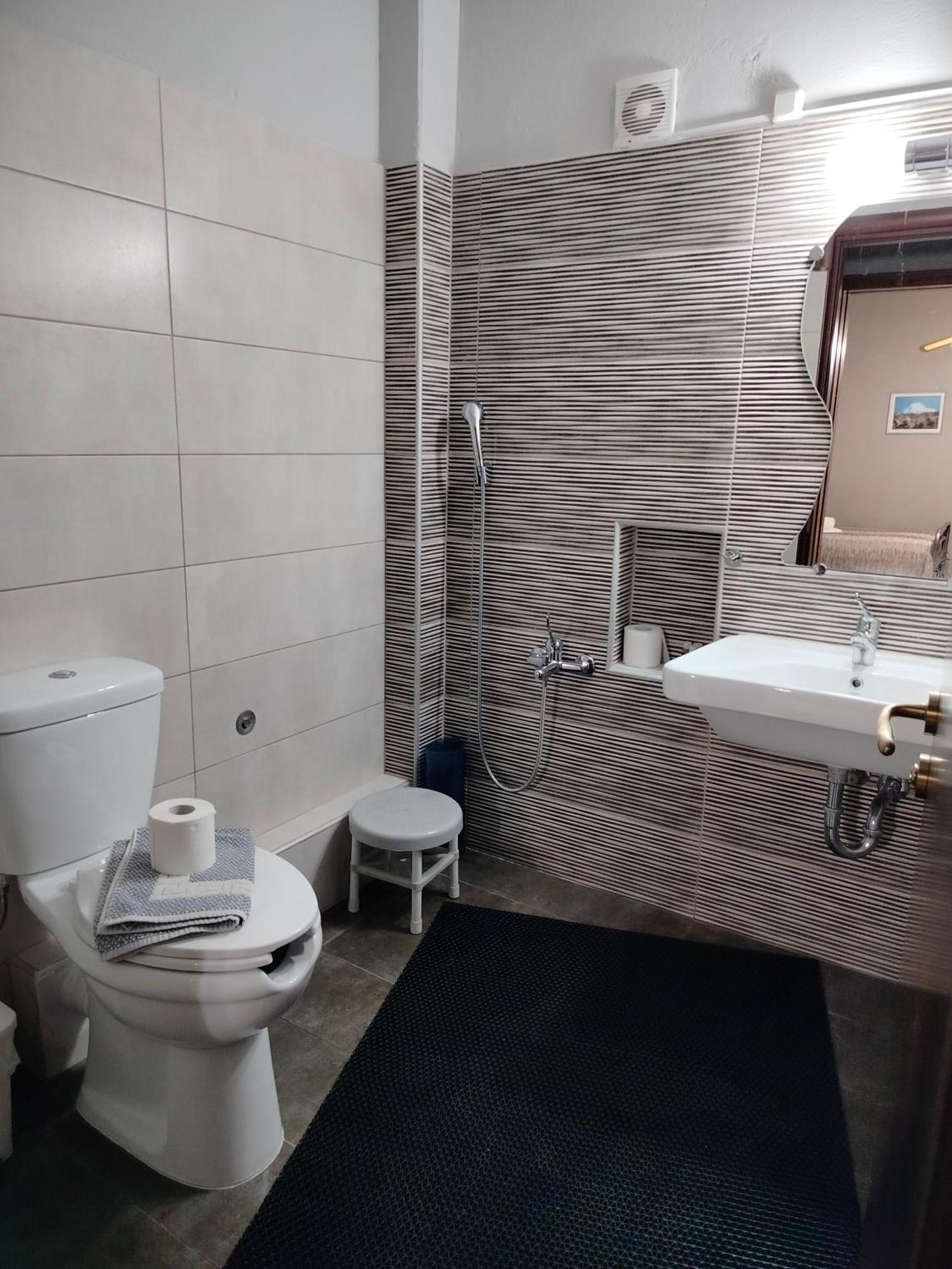 Iliahtida Apartments Ровиес Экстерьер фото